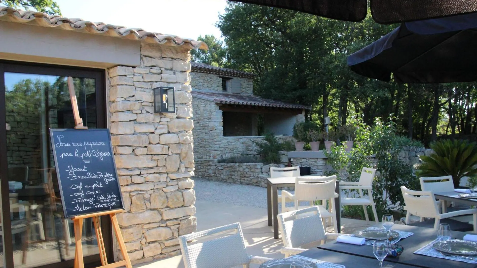 Les Chambres Du Hameau Gordes Bed and Breakfast